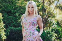 Holly Gibbons at Hayley's Secrets | Floral Grace
