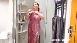 Siobhan Graves at Satin Silk Fun