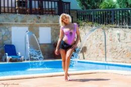 Poppy H at Hayley's Secrets | En Vogue