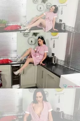 Bonnie at Only Tease