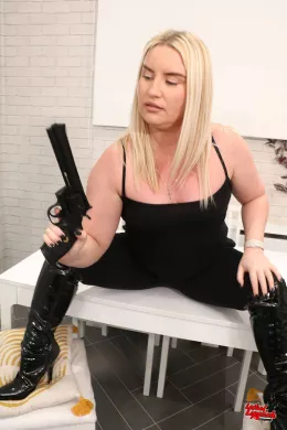 Essie at Lethal Lipstick | Essie looking lethal