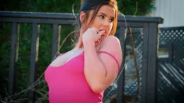 Sophie B at Hayley's Secrets | Splashing Pink BTS