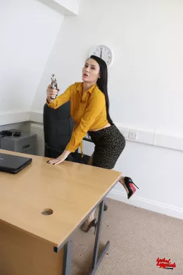 Gabriella Knight at Lethal Lipstick | Gabriella Knight looking lethal