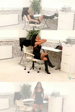 Bonnie at Only Tease