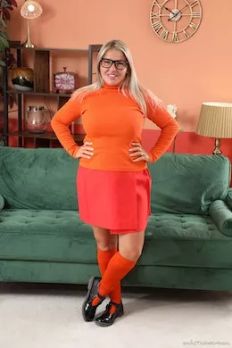 Siobhan Graves at Only Tease