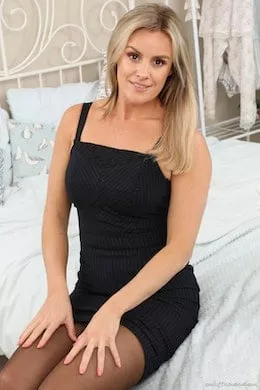 Amy Green at Only Tease