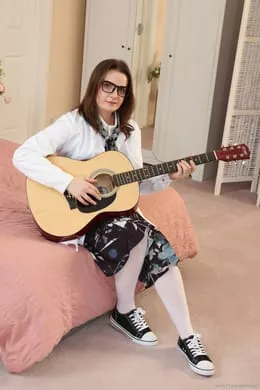 Leah Meraki at Only Tease